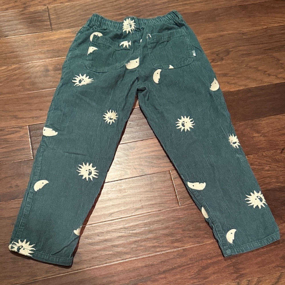 Urban Outfitters Green Corduroy Pants with Sunburst Pattern - Picture 5 of 5